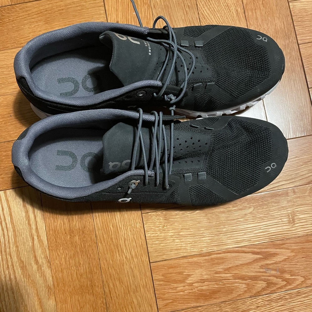 On Running Black and Gray Athletic Shoes